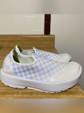 OOFOS Women Eezee Slip-On Checkerboard Size 8.5